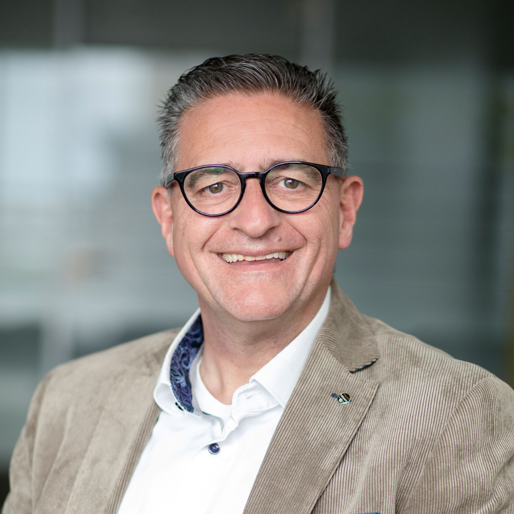 dennis-wolf-portret